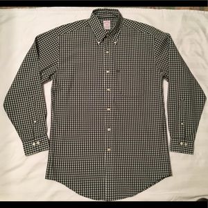 Brooks Brothers men’s 346 dress shirt.